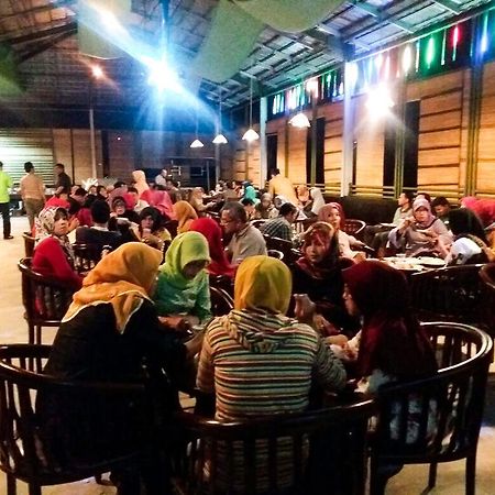 Hotel Safira Magelang Esterno foto