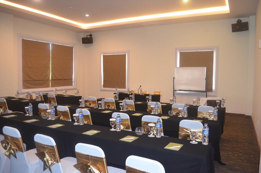 Hotel Safira Magelang Esterno foto