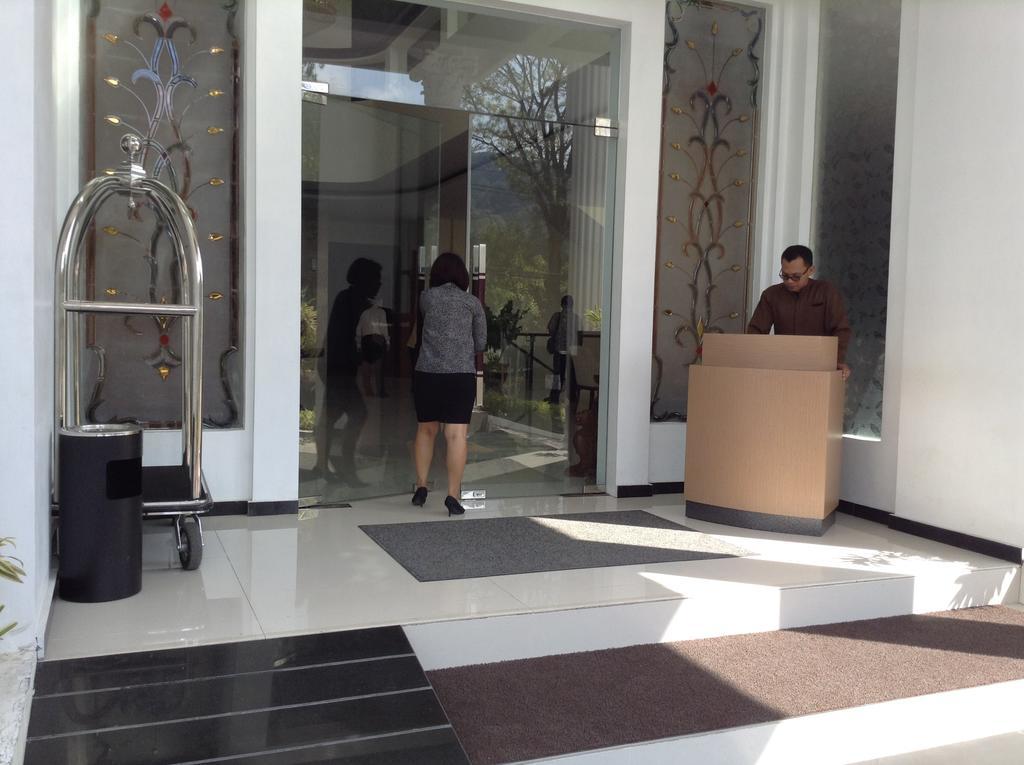 Hotel Safira Magelang Esterno foto
