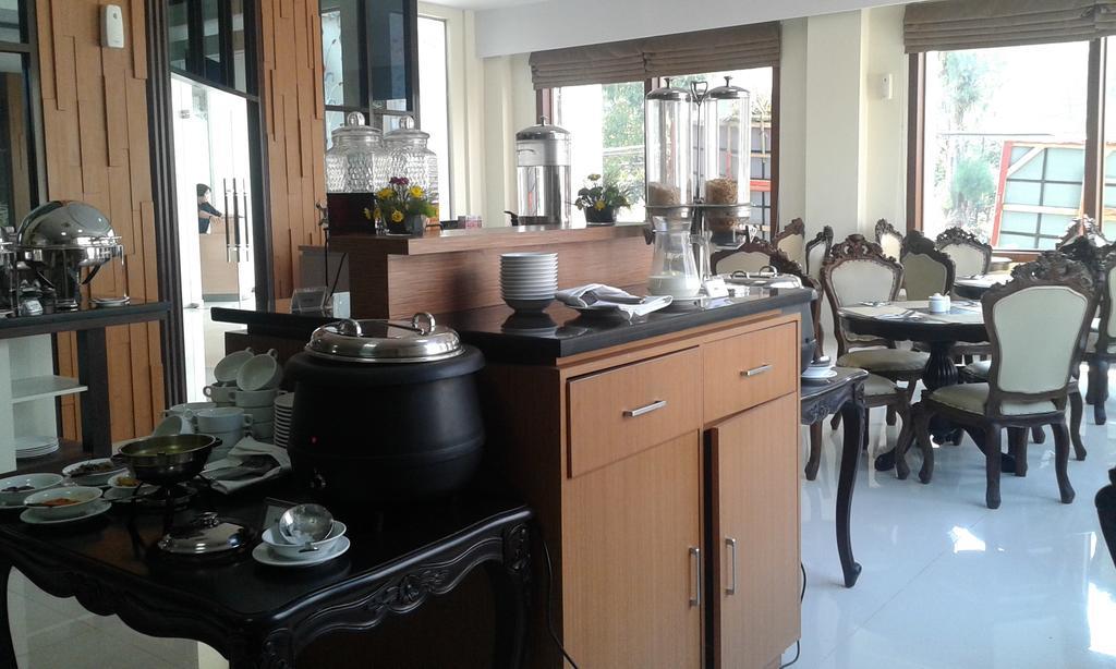 Hotel Safira Magelang Esterno foto