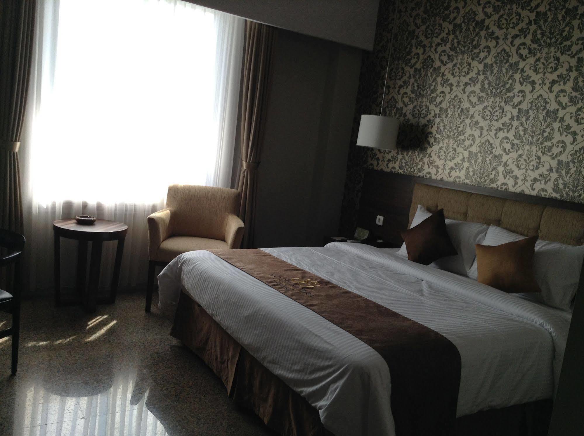 Hotel Safira Magelang Esterno foto