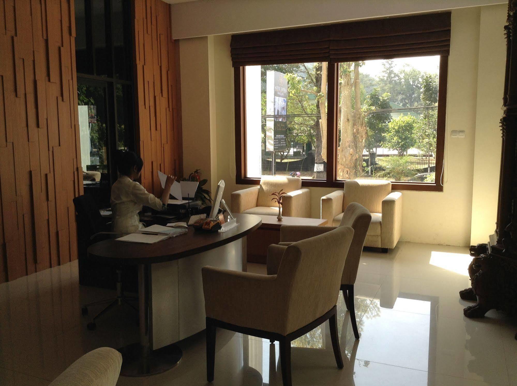 Hotel Safira Magelang Esterno foto